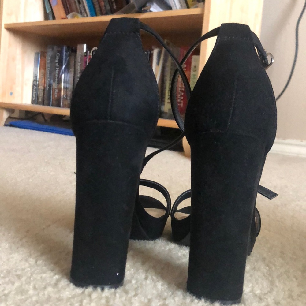 heels - Picture 3 of 3